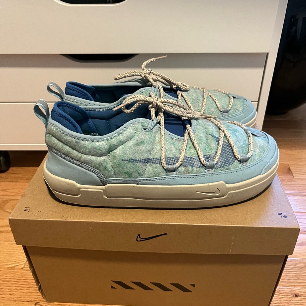 NWB NIKE OFFLINE PACK SIZE 12